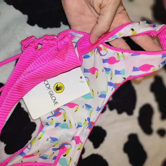 🆕️ Body glove bikini top - Picture 3 of 4